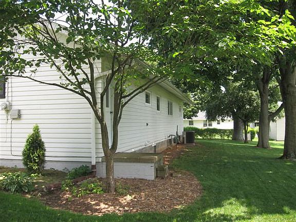 5th image of 1009 Hoover Dr