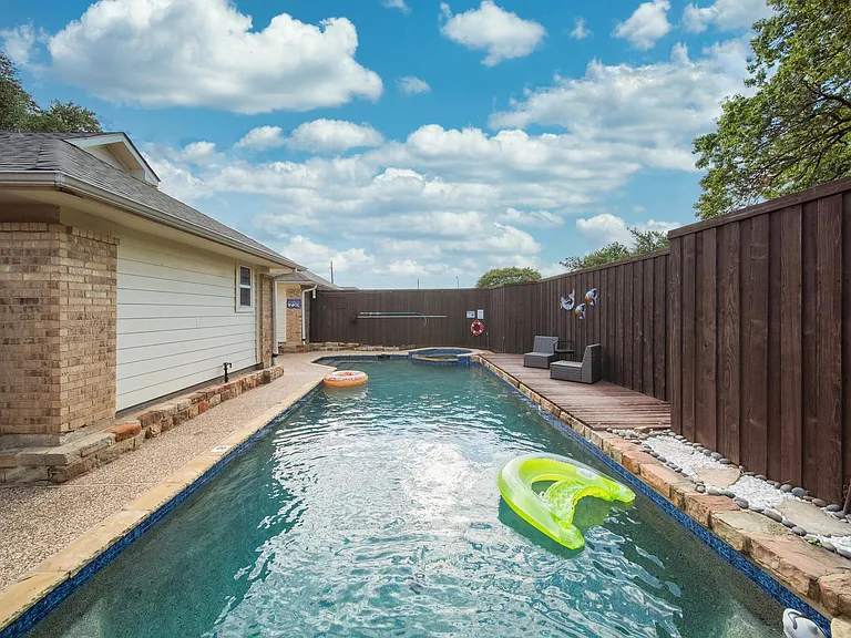 1021 Mellville Dr — Photo 30
