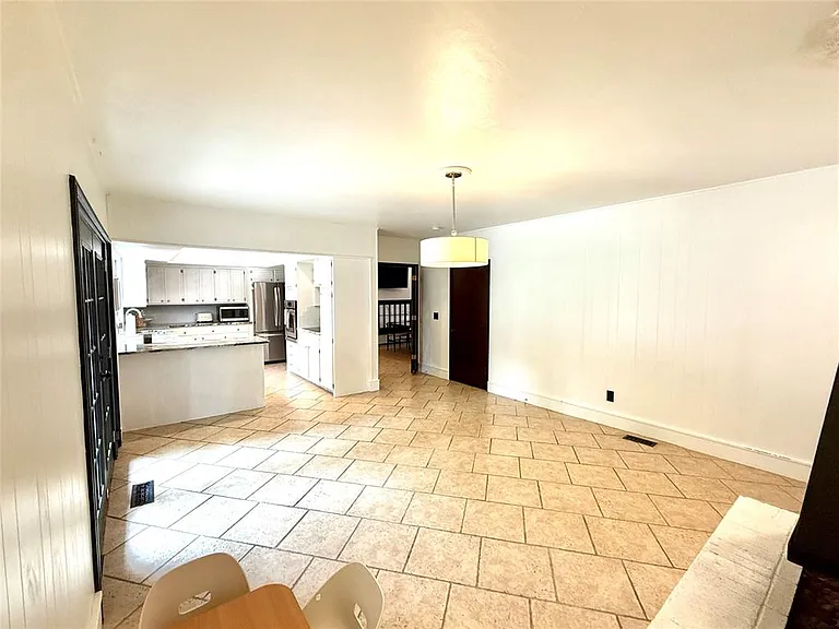 8809 N Kensington Rd — Photo 6