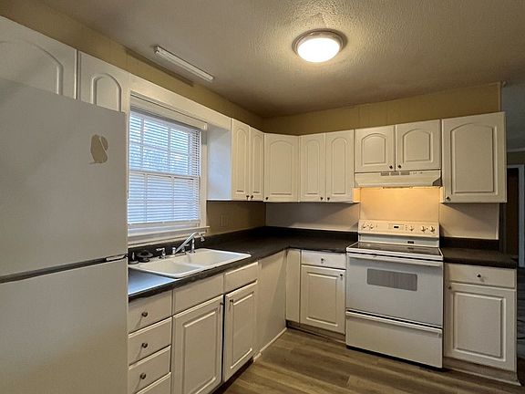 2nd image of 816 Community Ave