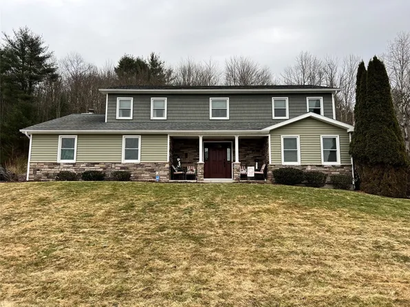 1016 Debonair Dr, Endwell, NY 13760