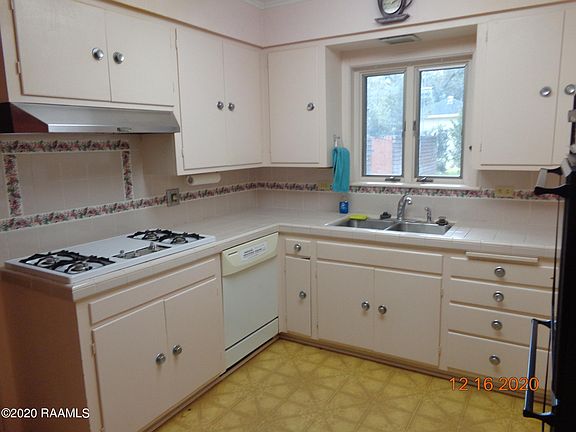 4th image of 135 Hilltop Cir
