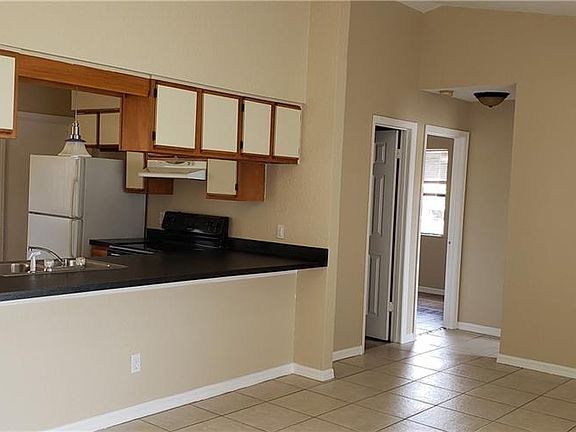 2nd image of 2985 Cottondale Dr