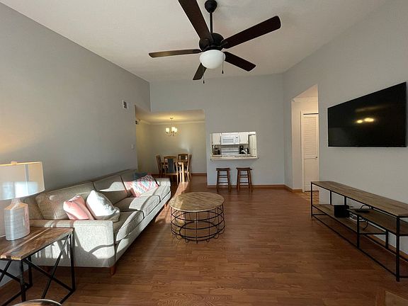 3rd image of 505 Oppenheimer Dr APT 212