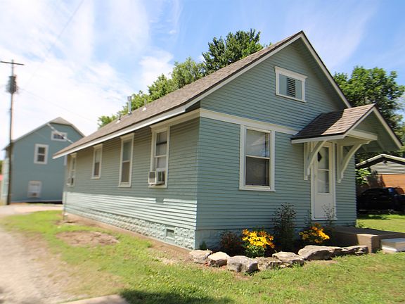 2nd image of 819 W Cave Springs Ave