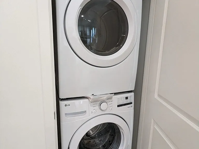 559 N Normandie Ave #203 — Photo 8