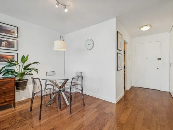 200 East 58th Street 10F image 3 of 16