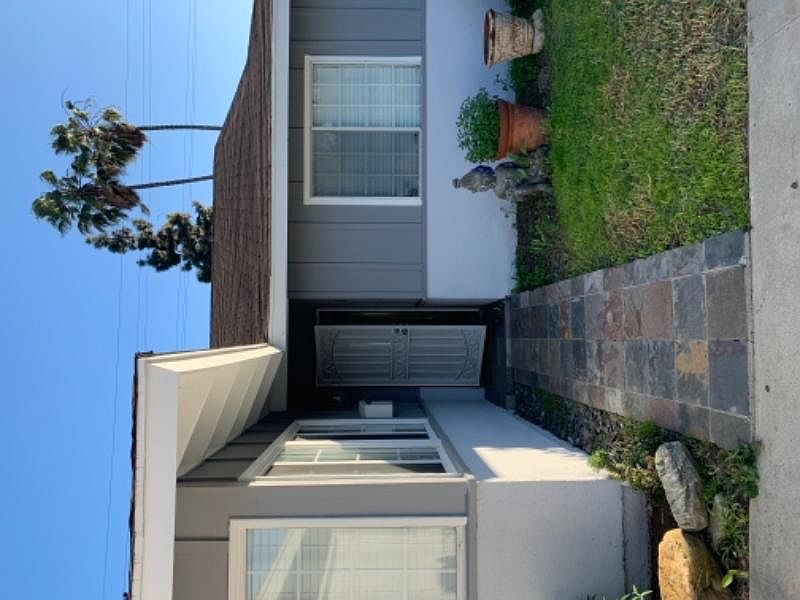 1st image of 518 E Kenbridge Dr
