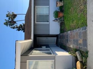 518 E Kenbridge Dr, Carson, CA 90746