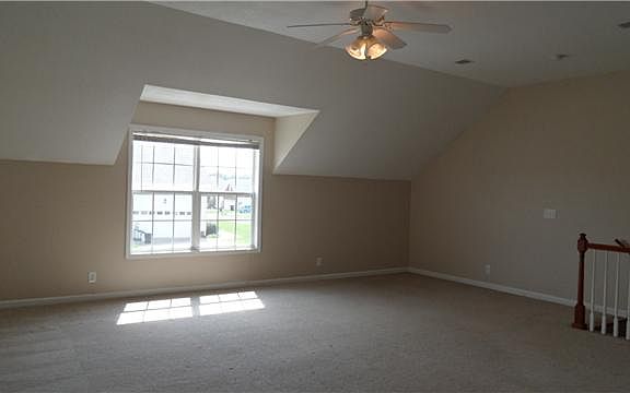 5th image of 949 Wheatfield Ct