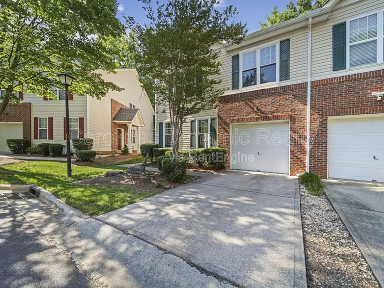 17059 Commons Creek Dr — Photo 33
