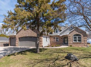 3366 Harbor Bay Rd, Oshkosh, WI 54901