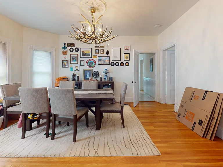 118 Waverly St #1 — Photo 6