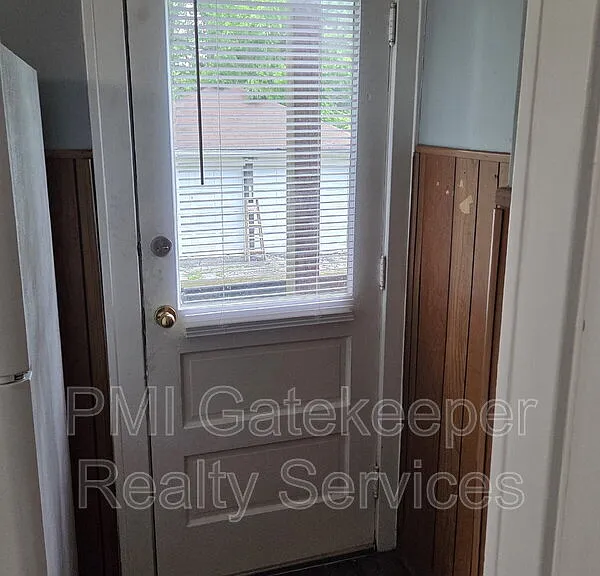 4370 Saint Lawrence Ave #1 — Photo 14