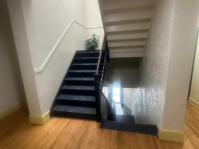 22 Croton Ave #8 — Photo 9