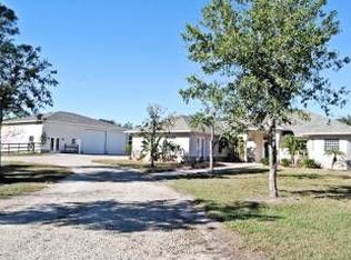462 Bailey Rd, Venice, FL 34292