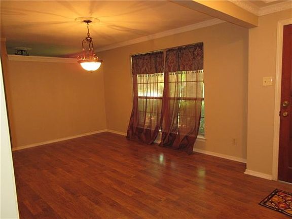 2nd image of 1201 Hanna Cir