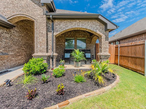 3rd image of 2568 Old Buck Dr