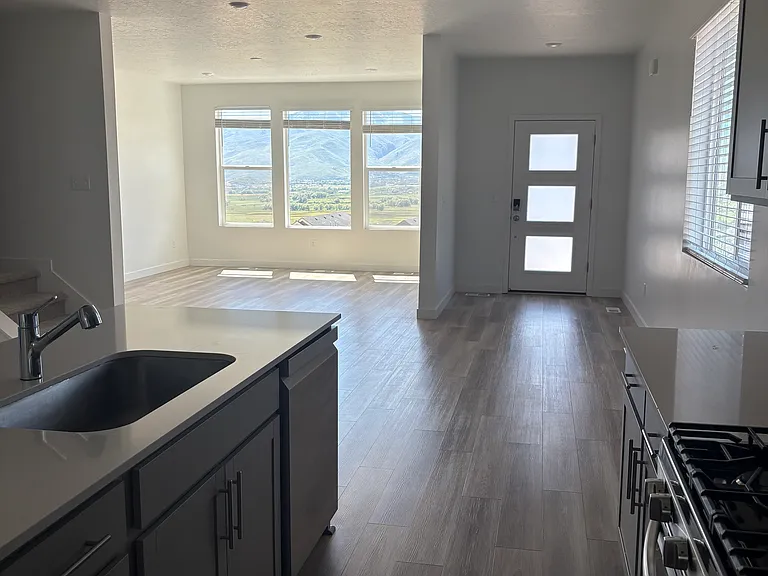 2439 N Canal View Ln — Photo 8