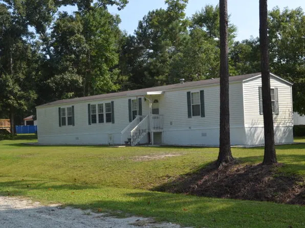 413 Fawn Dr, Hampstead, NC 28443
