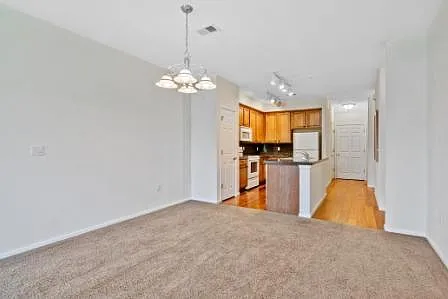 1 bed, 900 sqft, $1,850 — Photo 4