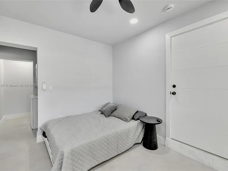 6021 SW 19th St — Photo 16