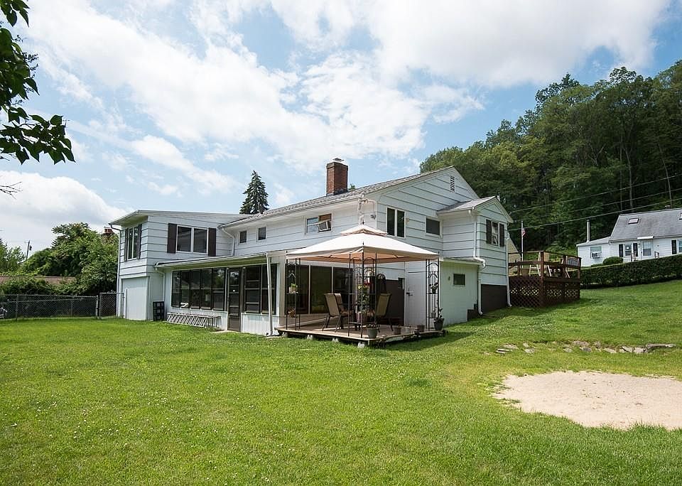 2nd image of 10 Crillon Rd