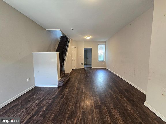 2nd image of 3075 Tulip St