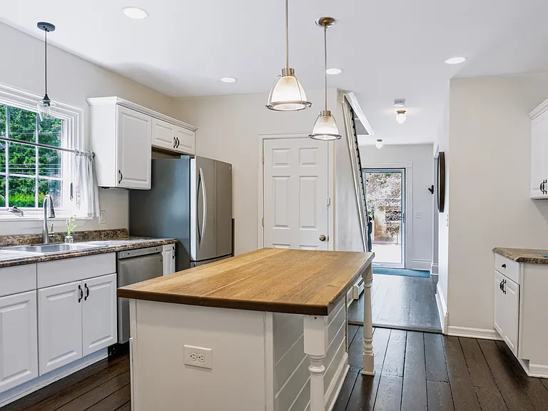 120 Church St — Photo 10