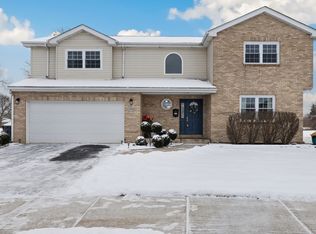 16909 Hooks Ct, South Holland, IL 60473