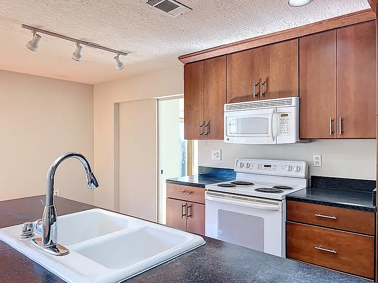 640 Casa Grande Dr — Photo 8