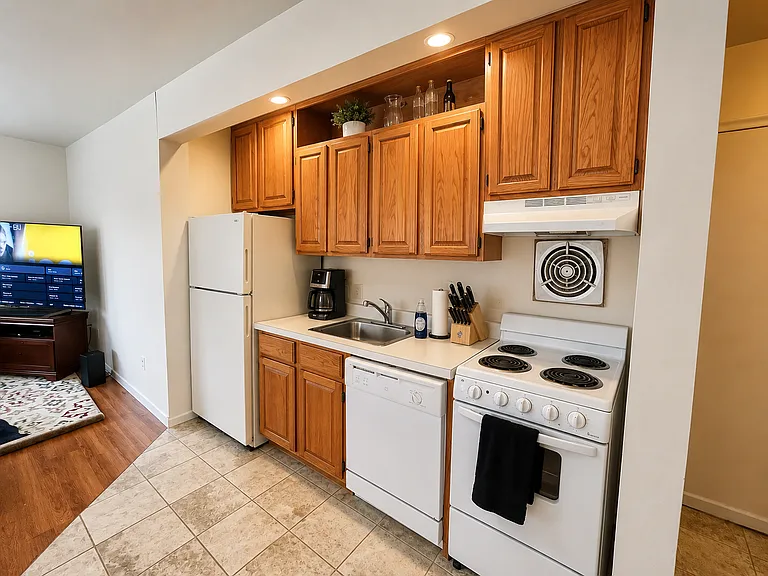 521 Walnut St — Photo 19