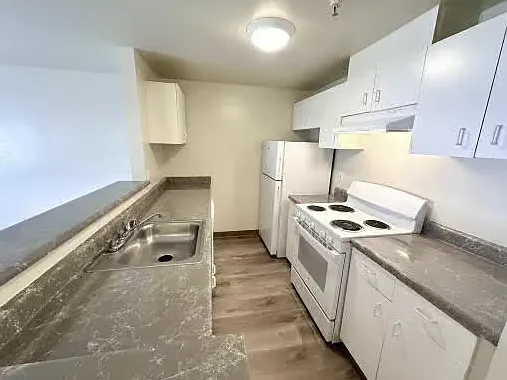 Cedars on 67th Apartments — Photo 1