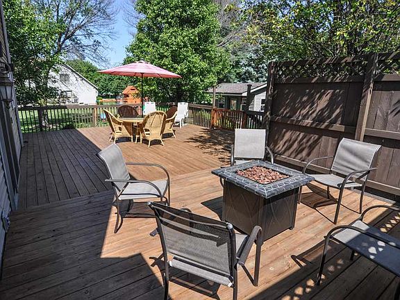 3rd image of 3940 Shana Jane Dr