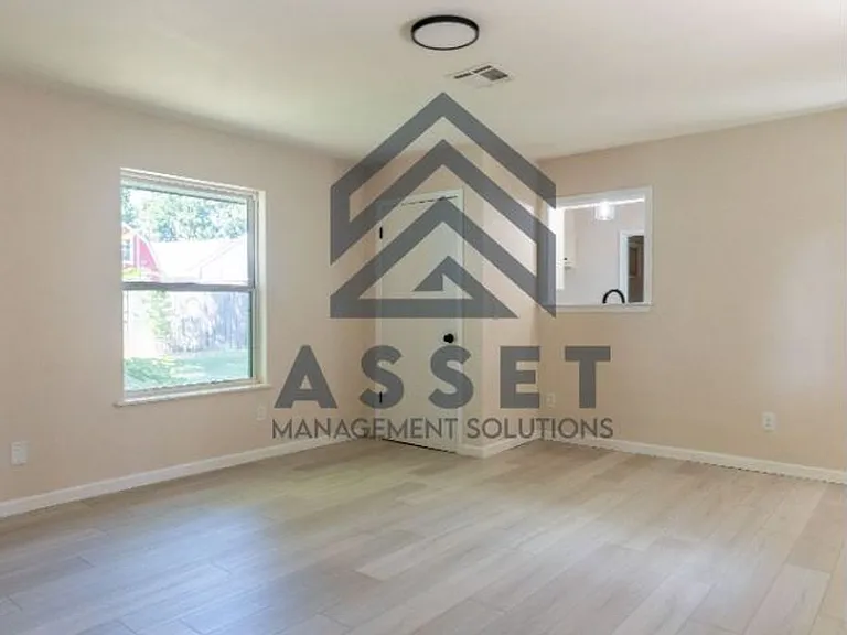 801 Cogswell Cir — Photo 24