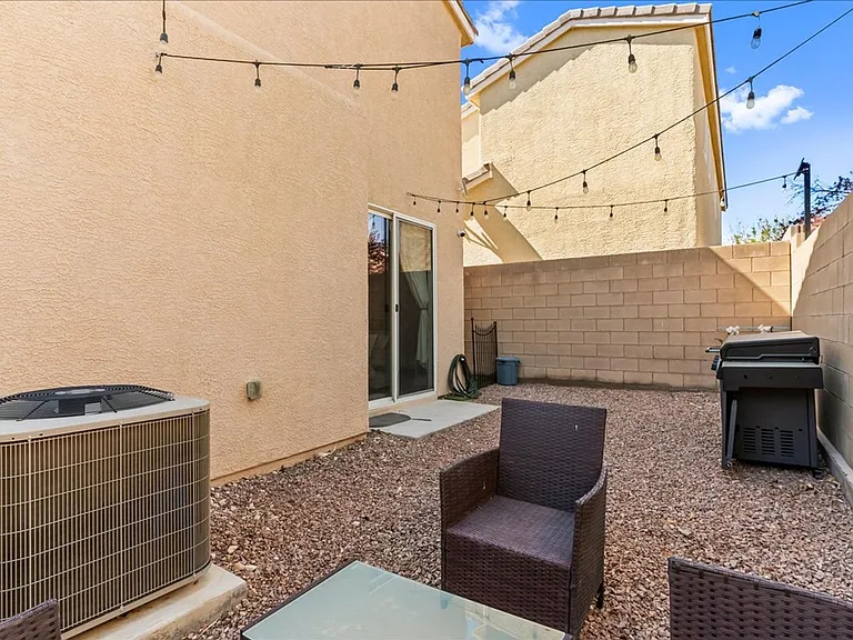 9131 Mount Wilson St — Photo 26