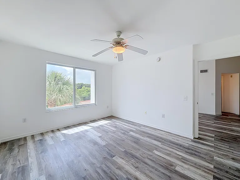 1119 Villa Ln #1119 — Photo 34
