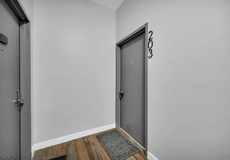 180 Spring St — Photo 13