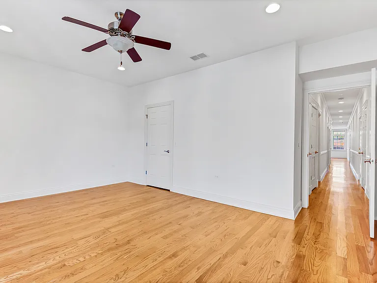 3355 N Clark St #5S — Photo 4