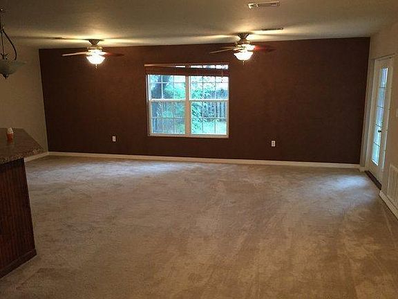 2nd image of 996 Hondo Ave