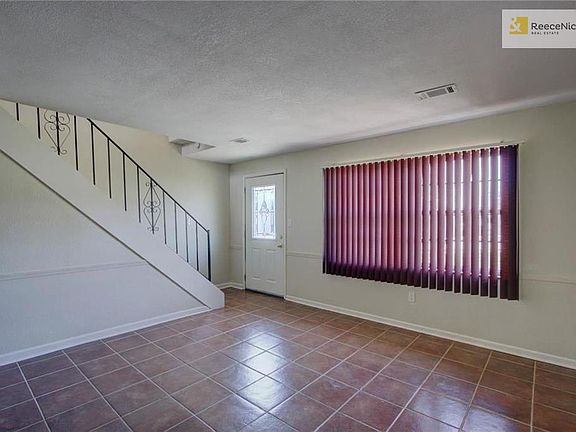3rd image of 10514 E 40th Ter