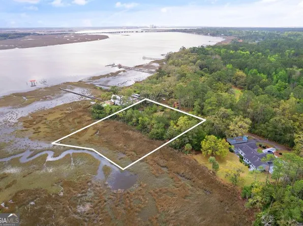 180 Turtle River Ln, Brunswick, GA 31523