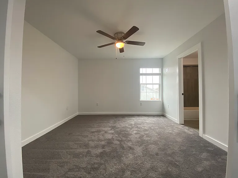 340 Sunnyside Dr #B — Photo 18