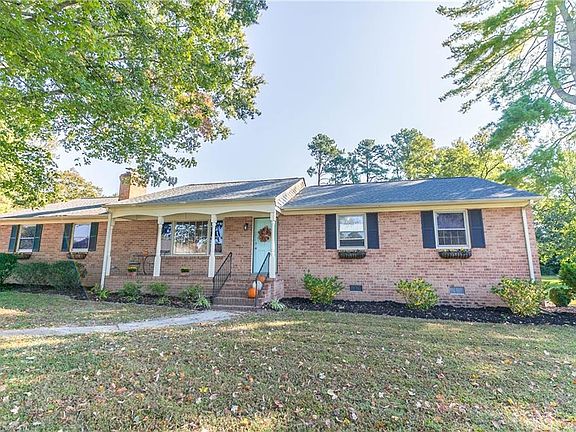 3rd image of 7315 Kentford Cir