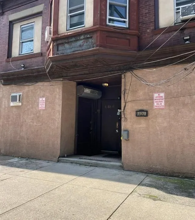Cresson St