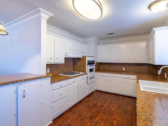 2nd image of 308 Allenwood Dr #308