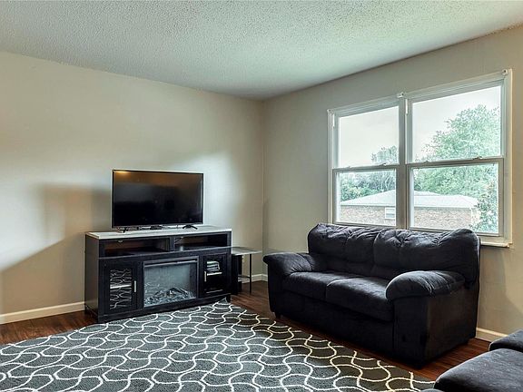 3rd image of 6314 Sean Pkwy