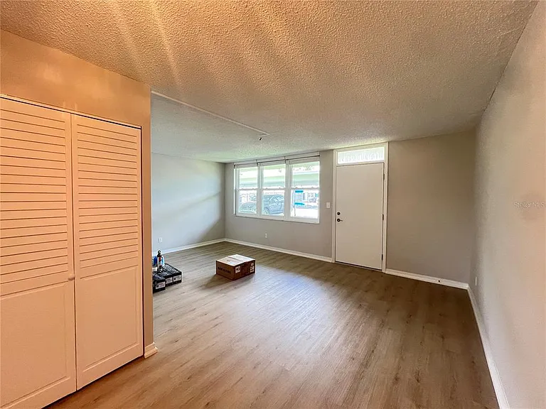 4890 Bay St NE #127 — Photo 5