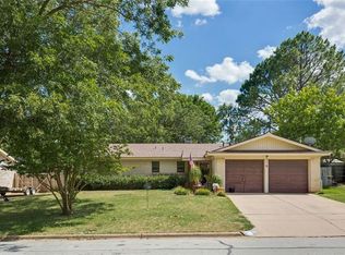 205 W Alexander Ln, Euless, TX 76040