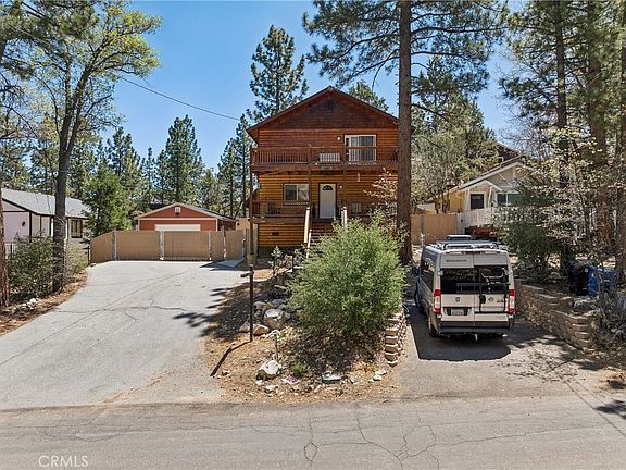 4th image of 879 Spruce Ln